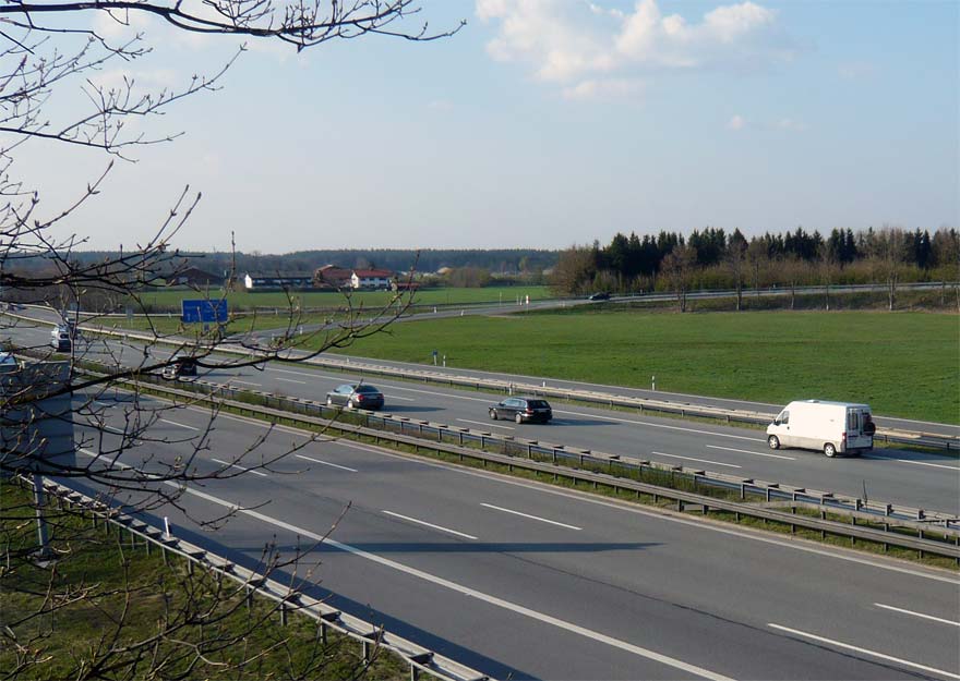 Die Ausfahrt Holzkirchen der Autobahn München - Salzburg